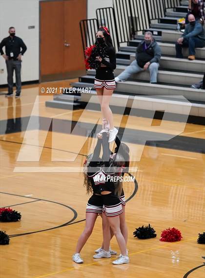 Thumbnail 3 in Terre Haute South Vigo vs. Brownsburg (Sectional Semifinal) photogallery.