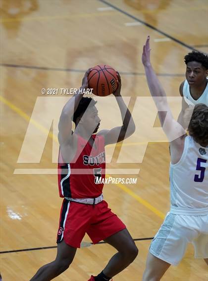 Thumbnail 2 in Terre Haute South Vigo vs. Brownsburg (Sectional Semifinal) photogallery.