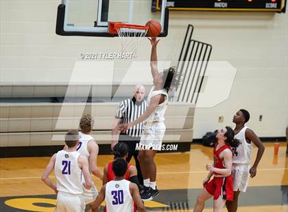 Thumbnail 2 in Terre Haute South Vigo vs. Brownsburg (Sectional Semifinal) photogallery.