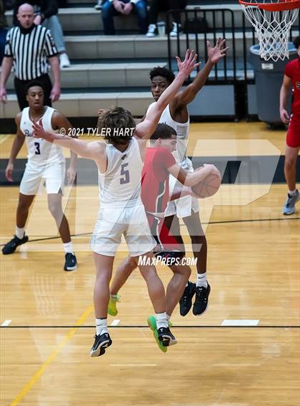 Thumbnail 1 in Terre Haute South Vigo vs. Brownsburg (Sectional Semifinal) photogallery.