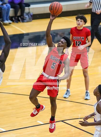 Thumbnail 1 in Terre Haute South Vigo vs. Brownsburg (Sectional Semifinal) photogallery.
