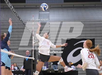 Thumbnail 2 in Marymount vs. Mater Dei (Durango Fall Classic) photogallery.