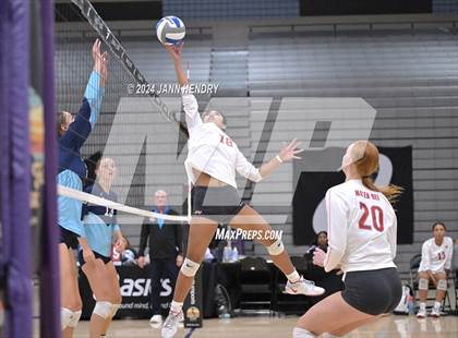 Thumbnail 1 in Marymount vs. Mater Dei (Durango Fall Classic) photogallery.