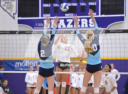Thumbnail 3 in Marymount vs. Mater Dei (Durango Fall Classic) photogallery.