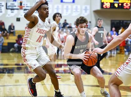 Thumbnail 3 in Westfield vs Fishers (IHSAA 4A Round 1 Sectional) photogallery.
