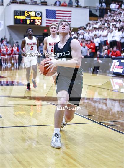 Thumbnail 3 in Westfield vs Fishers (IHSAA 4A Round 1 Sectional) photogallery.
