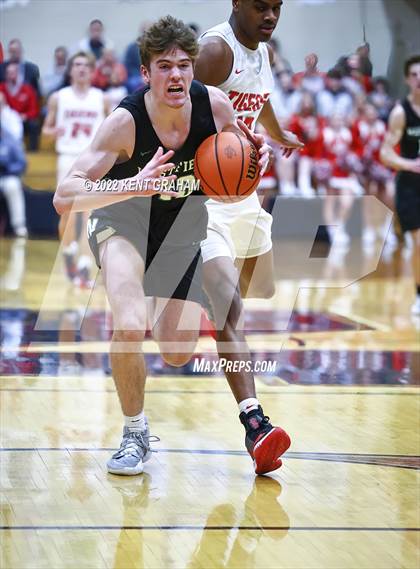 Thumbnail 1 in Westfield vs Fishers (IHSAA 4A Round 1 Sectional) photogallery.