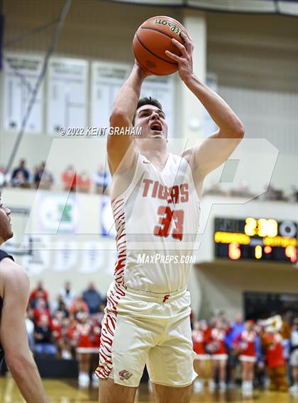 Thumbnail 3 in Westfield vs Fishers (IHSAA 4A Round 1 Sectional) photogallery.