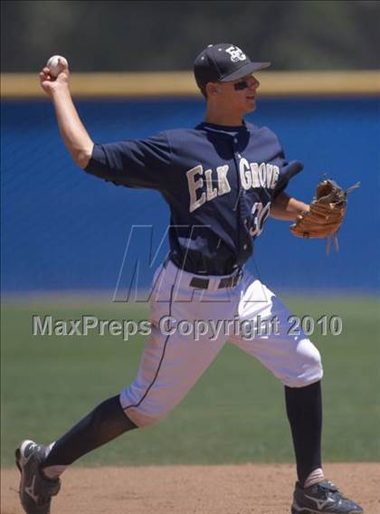 Thumbnail 3 in Elk Grove vs. Pleasant Grove (CIF SJS D1 Playoffs) photogallery.