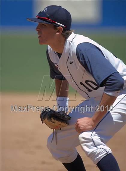 Thumbnail 2 in Elk Grove vs. Pleasant Grove (CIF SJS D1 Playoffs) photogallery.