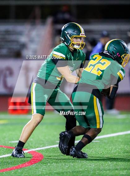 Thumbnail 2 in Saugus @ Canyon photogallery.