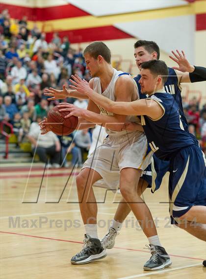 Thumbnail 3 in Franklin Regional vs. Hampton (WPIAL Class AAAA Quarterfinal) photogallery.