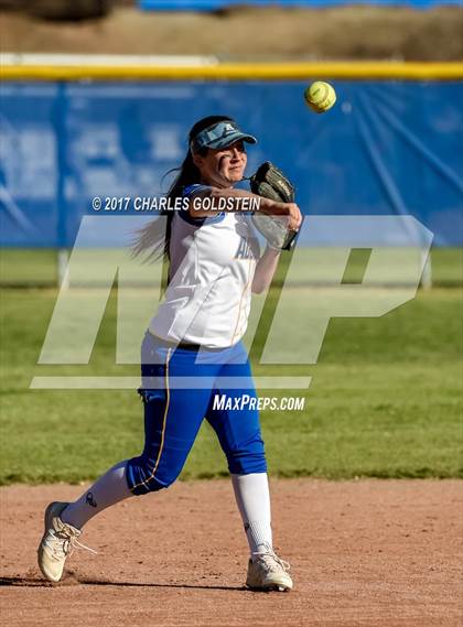 Thumbnail 1 in Royal @ Agoura photogallery.