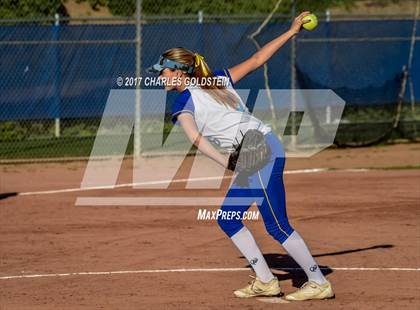 Thumbnail 1 in Royal @ Agoura photogallery.