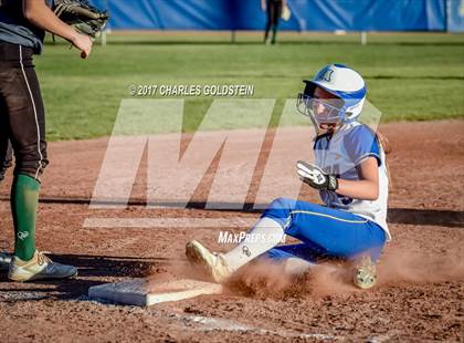 Thumbnail 1 in Royal @ Agoura photogallery.