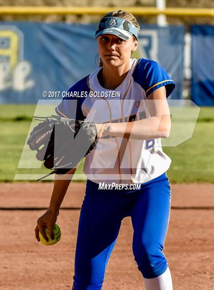 Thumbnail 1 in Royal @ Agoura photogallery.