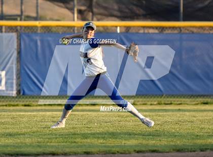 Thumbnail 2 in Royal @ Agoura photogallery.