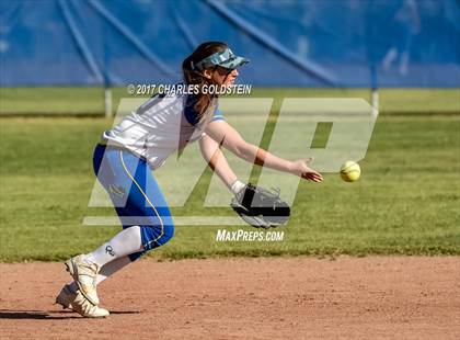 Thumbnail 3 in Royal @ Agoura photogallery.