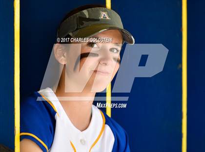 Thumbnail 1 in Royal @ Agoura photogallery.