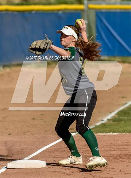 Thumbnail 1 in Royal @ Agoura photogallery.