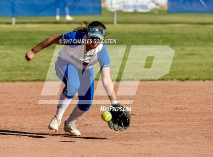 Thumbnail 1 in Royal @ Agoura photogallery.