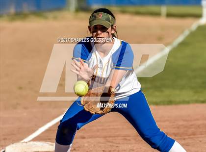 Thumbnail 1 in Royal @ Agoura photogallery.