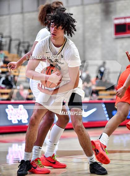 Thumbnail 3 in Bishop Gorman @ Notre Dame (SO) (Nike Extravaganza) photogallery.