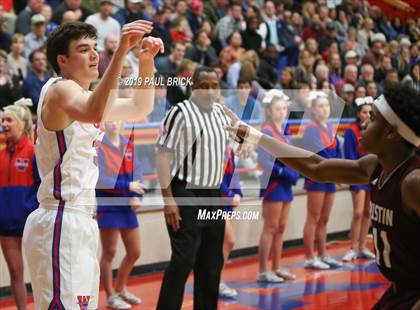 Thumbnail 1 in Westlake vs Austin High photogallery.