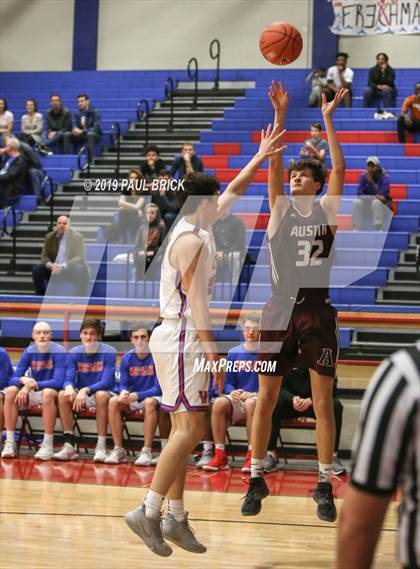 Thumbnail 1 in Westlake vs Austin High photogallery.