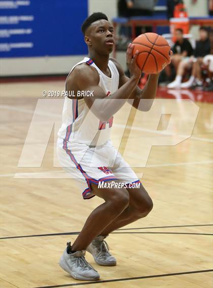Thumbnail 3 in Westlake vs Austin High photogallery.