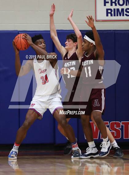 Thumbnail 3 in Westlake vs Austin High photogallery.