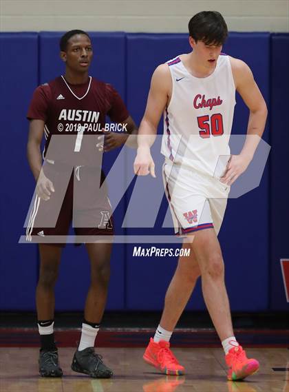 Thumbnail 2 in Westlake vs Austin High photogallery.