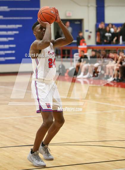 Thumbnail 1 in Westlake vs Austin High photogallery.