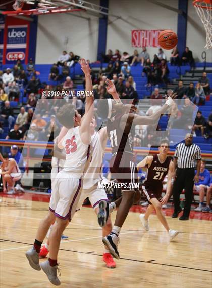 Thumbnail 3 in Westlake vs Austin High photogallery.
