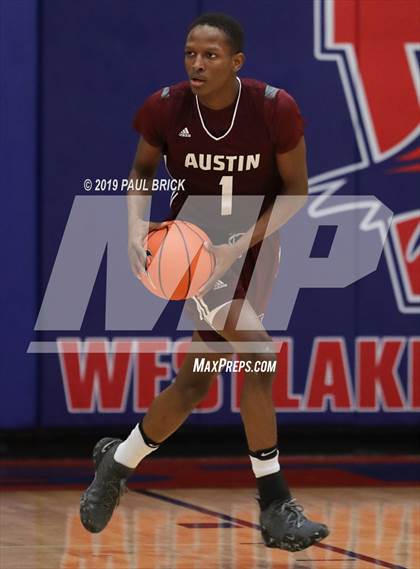 Thumbnail 2 in Westlake vs Austin High photogallery.