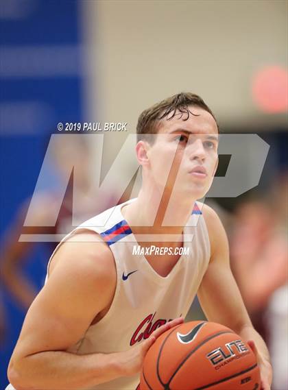 Thumbnail 2 in Westlake vs Austin High photogallery.