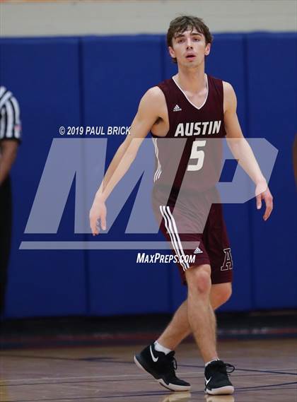 Thumbnail 2 in Westlake vs Austin High photogallery.