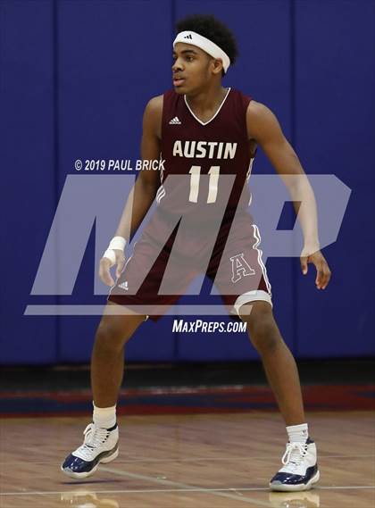 Thumbnail 3 in Westlake vs Austin High photogallery.