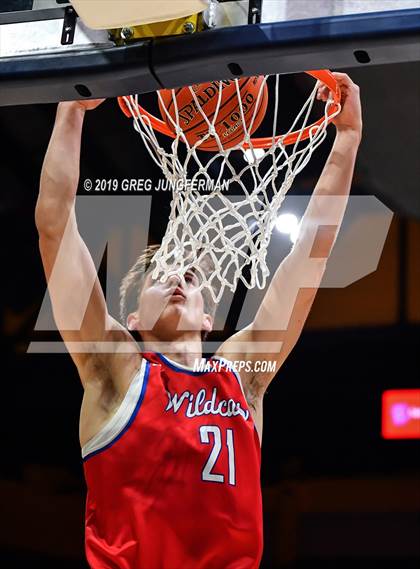 Thumbnail 3 in St. Ignatius @ Sacred Heart Cathedral Preparatory (Rivalry Game @ Haas Pavilion) photogallery.