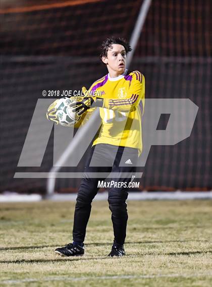 Thumbnail 3 in Central Catholic vs Reagan [Ronald] photogallery.