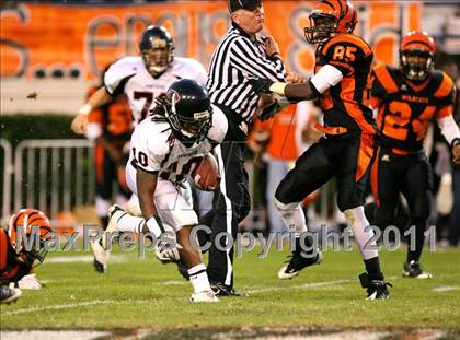 Thumbnail 1 in Calhoun City vs. Lumberton (MHSAA Class 2A Final) photogallery.