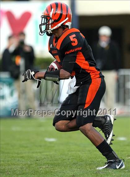 Thumbnail 1 in Calhoun City vs. Lumberton (MHSAA Class 2A Final) photogallery.