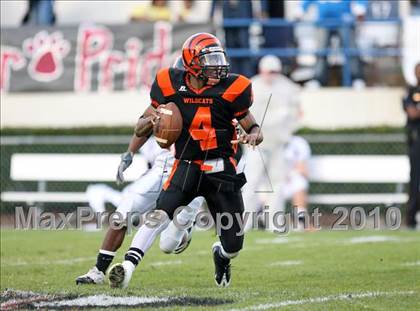 Thumbnail 3 in Calhoun City vs. Lumberton (MHSAA Class 2A Final) photogallery.