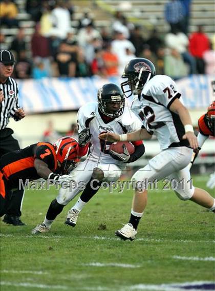Thumbnail 2 in Calhoun City vs. Lumberton (MHSAA Class 2A Final) photogallery.
