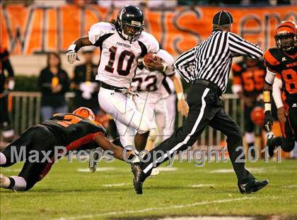 Thumbnail 2 in Calhoun City vs. Lumberton (MHSAA Class 2A Final) photogallery.