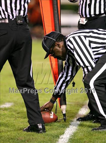 Thumbnail 3 in Calhoun City vs. Lumberton (MHSAA Class 2A Final) photogallery.