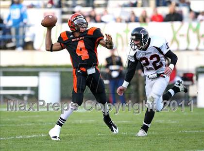 Thumbnail 1 in Calhoun City vs. Lumberton (MHSAA Class 2A Final) photogallery.