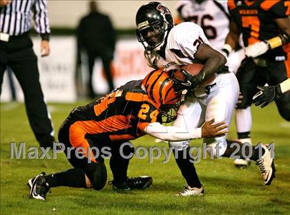 Thumbnail 1 in Calhoun City vs. Lumberton (MHSAA Class 2A Final) photogallery.