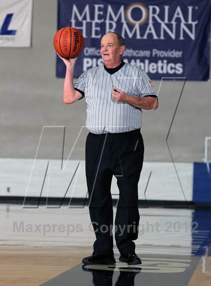 Thumbnail 2 in Kingwood vs. Hillcrest (McDonald's Texas Invitational) photogallery.
