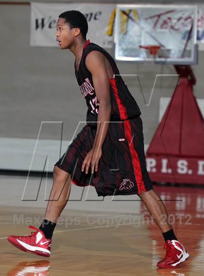 Thumbnail 2 in Kingwood vs. Hillcrest (McDonald's Texas Invitational) photogallery.